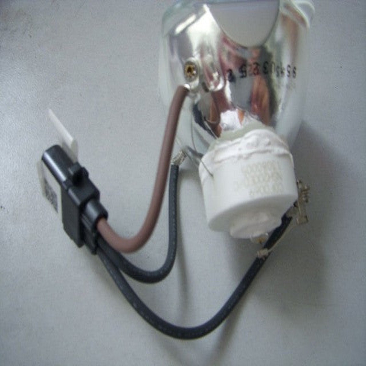 Geha Compact C692W Geha Projector Bulb – Ushio OEM Projection Bare Bulb
