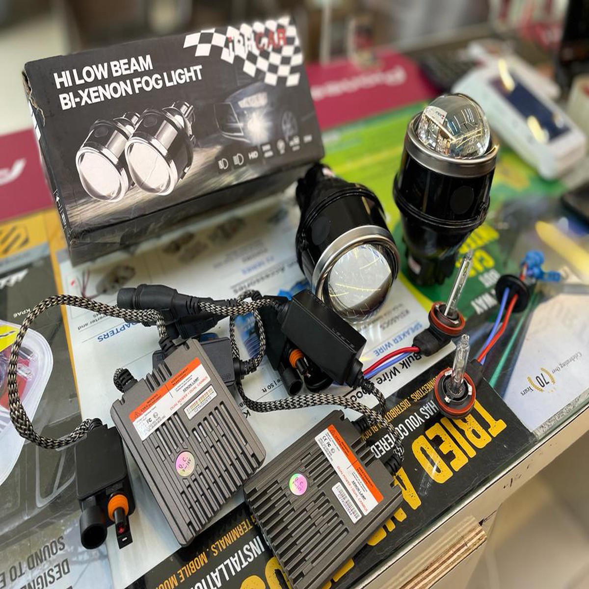 IPHCAR Bixenon Fog Projector Flatbottom Bluelens With L-shape Bulb Or 1eleven Retrofit Canbus Hybrid Ballast